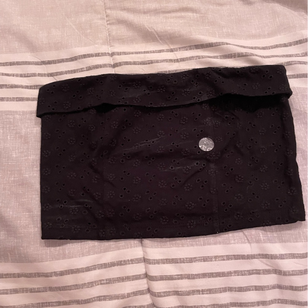 Women’s black eyelet crop top top